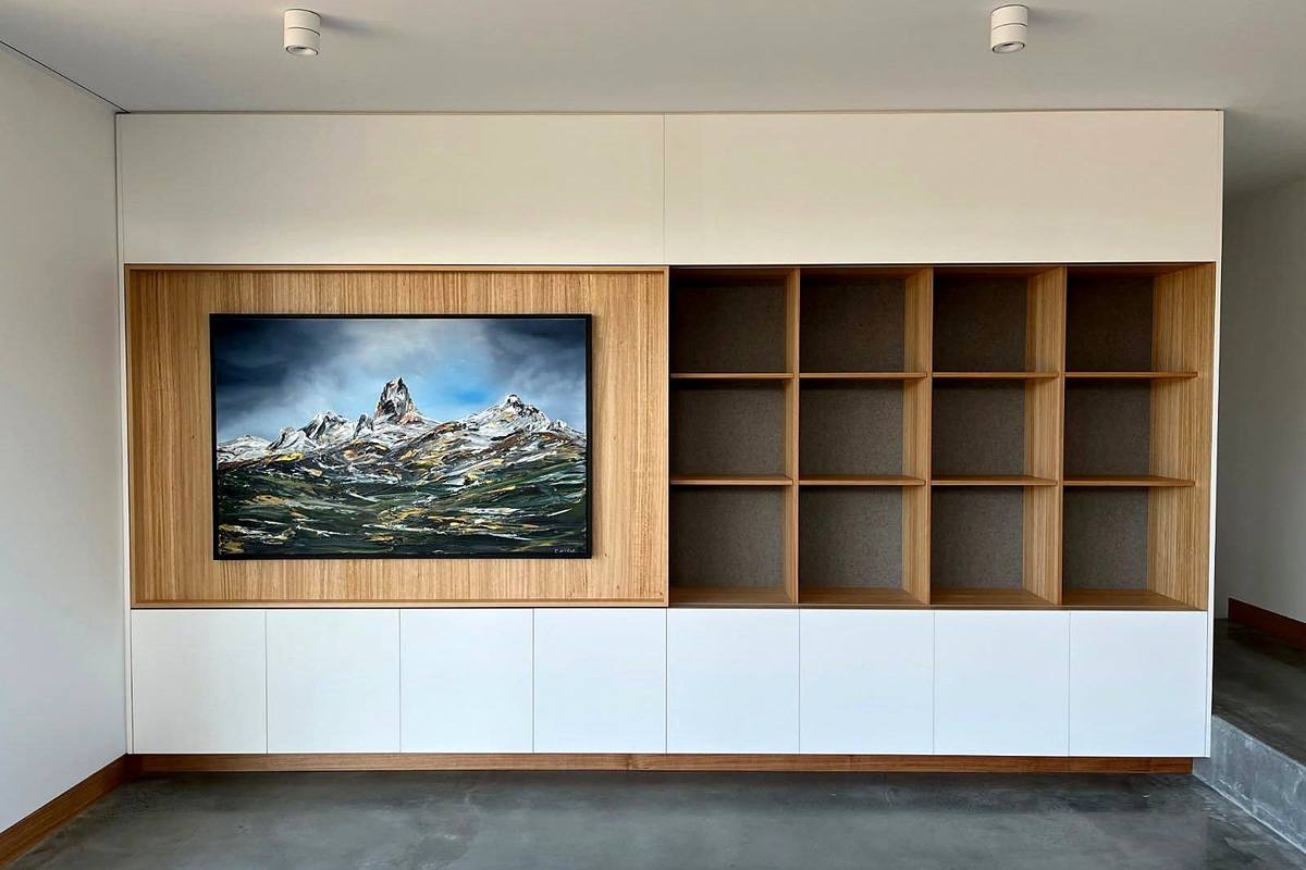 Kingston new residence, living room joinery wall with timber shelving, built by LHPL Contracting